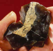 Clovis scraper made of Knife River chert.