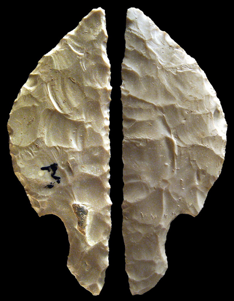Percussion flaked Predynastic knife with handle.