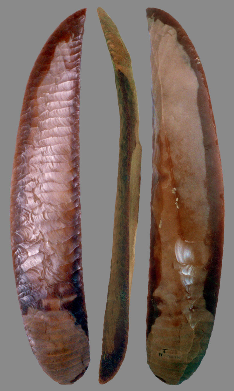 Gerzean Predynastic knife made on a flake.