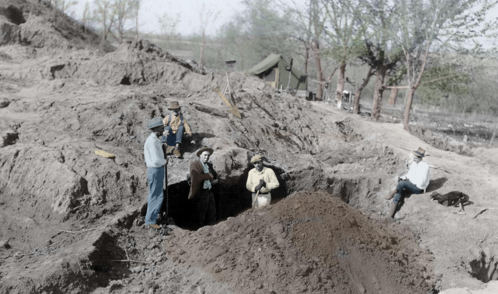 Pocola Mining Company excavating Craig Mound, 1935.