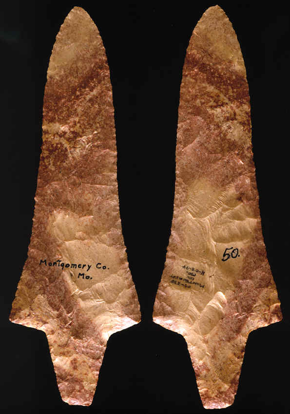 Large Dickson point from Montgomery Co., Missouri.